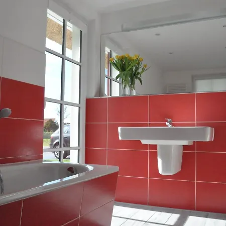 Reetdachhaus Am Bodden Mit Sauna Tatil Evi Fuhlendorf (Mecklenburg-Vorpommern)