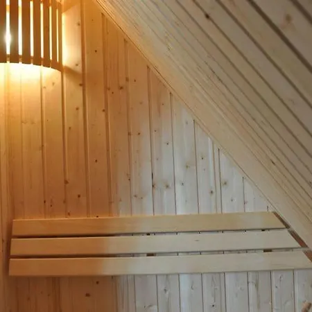 Tatil Evi Reetdachhaus Am Bodden Mit Sauna